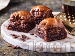 Шоколадова баклава с орехи, масло и канела - снимка на рецептата